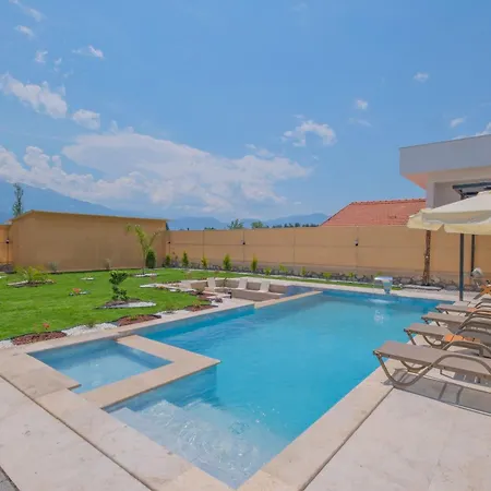 Apartment Ader Doga Villalari 3 *